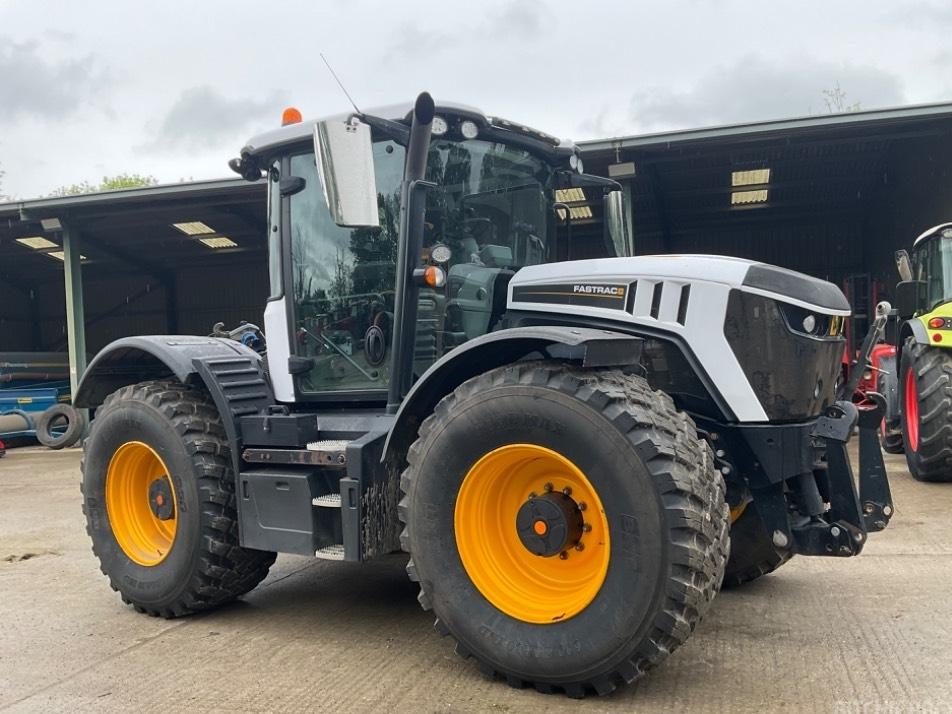 Tractor - JCB Fastrac 4220
