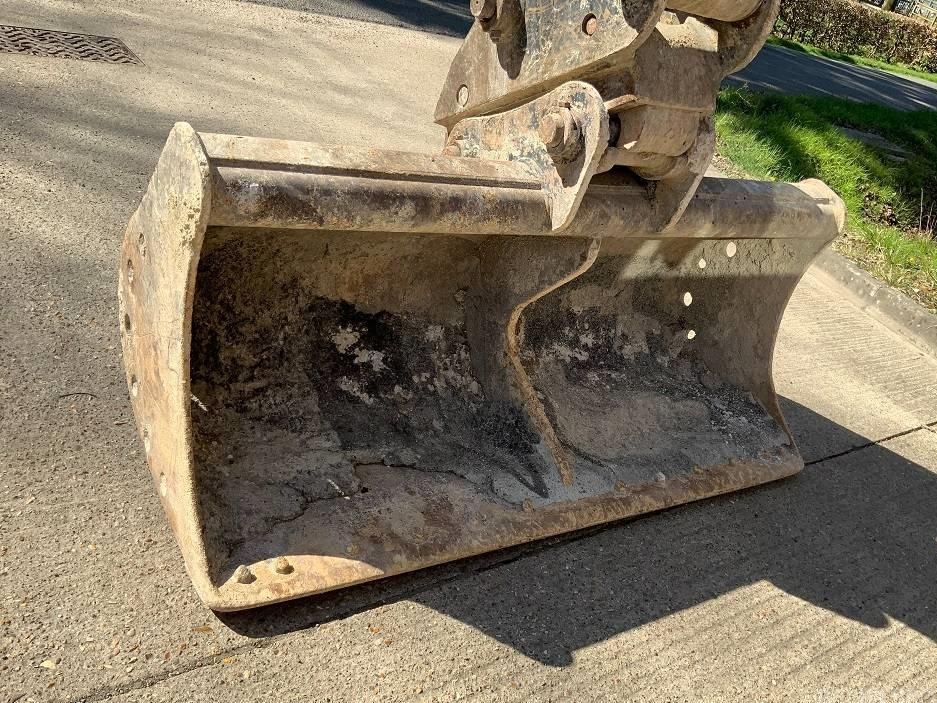 Excavator pe senile - JCB JS 130 LC
