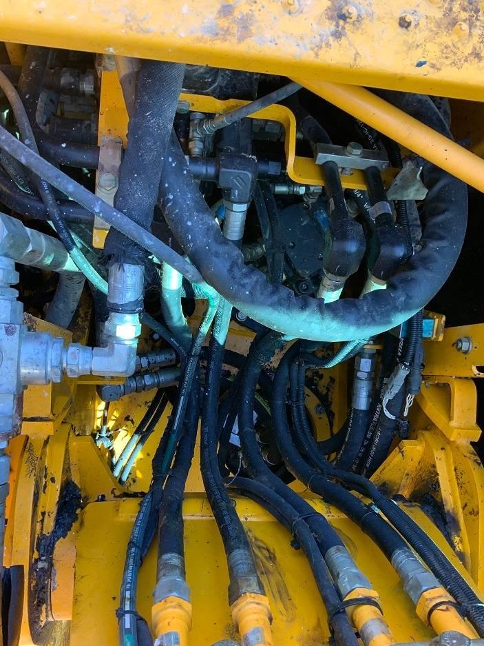 Excavator pe senile - JCB JS 130 LC