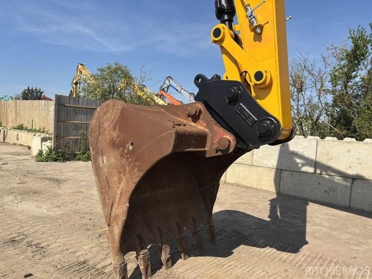 Excavator pe senile - JCB JS240 LC