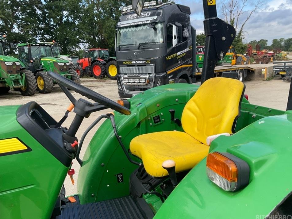 Tractor - John Deere 5050E