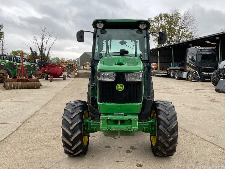 Tractor - John Deere 5090 GF