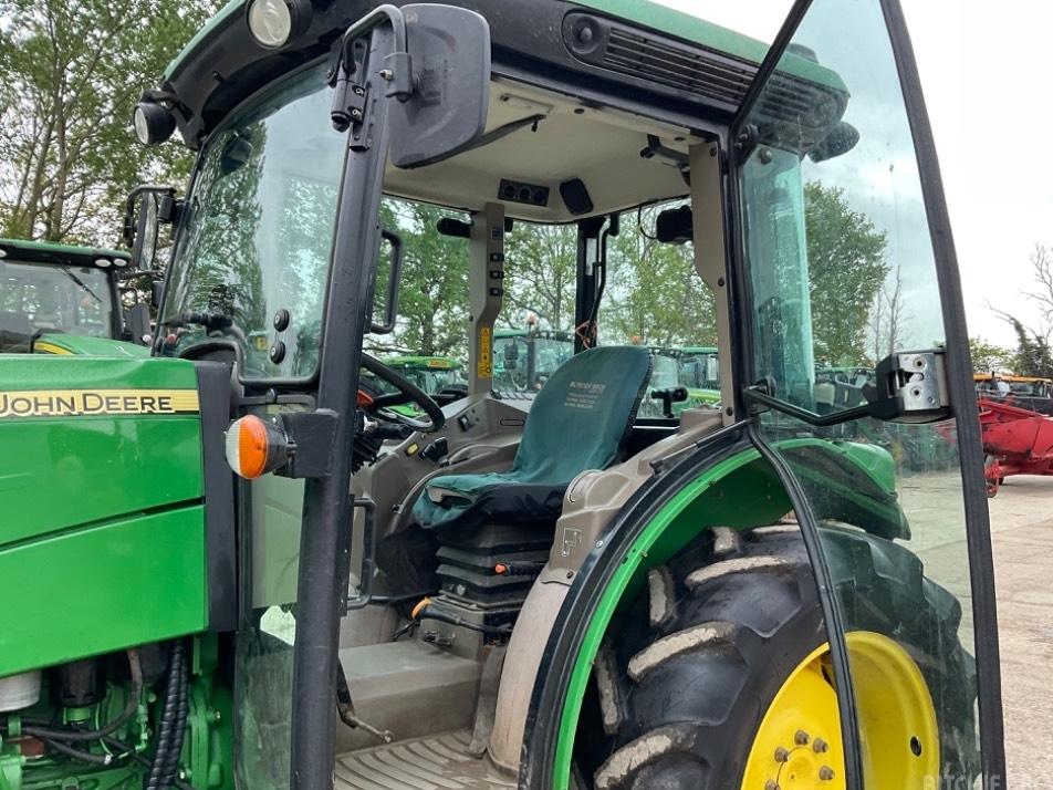 Tractor - John Deere 5090 GF
