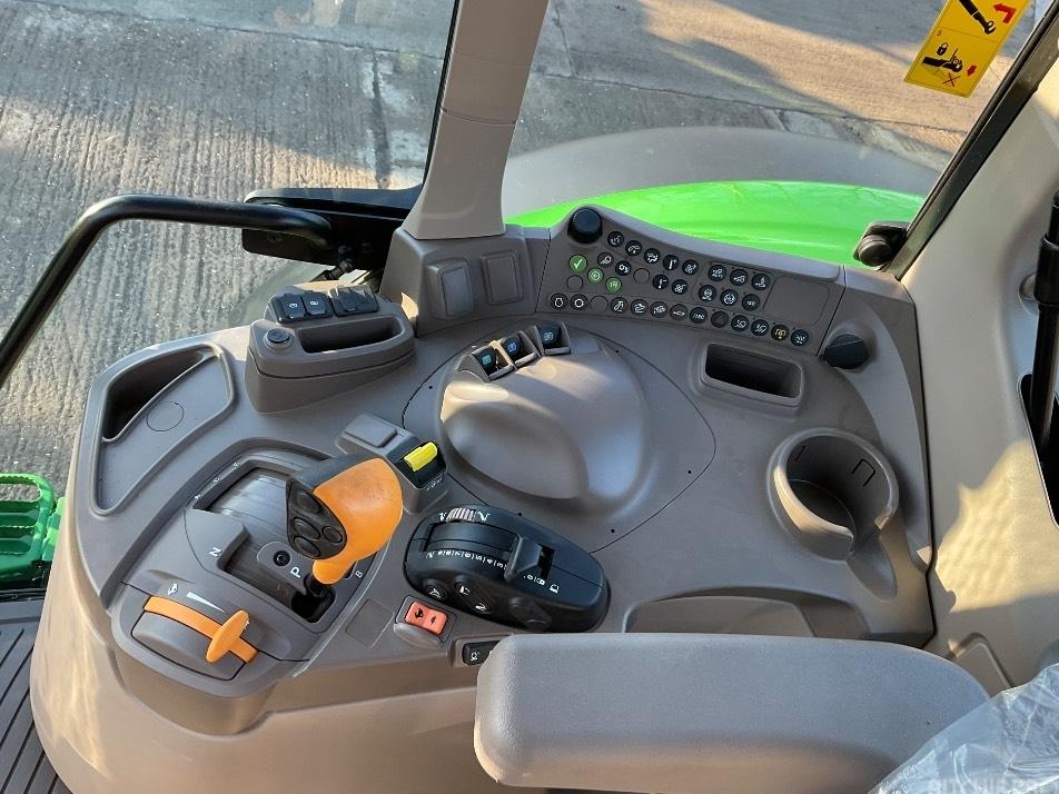 Tractor - John Deere 6155 M