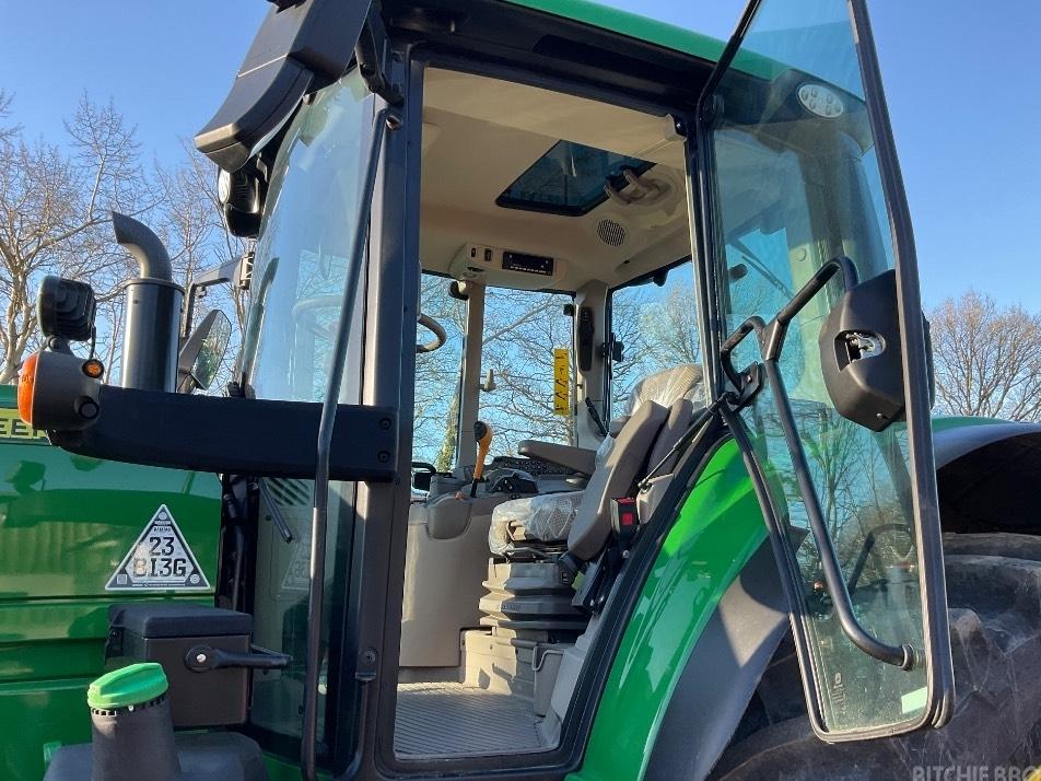 Tractor - John Deere 6155 M