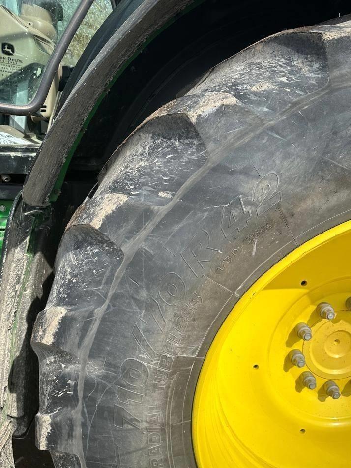 Tractor - John Deere 6250 R