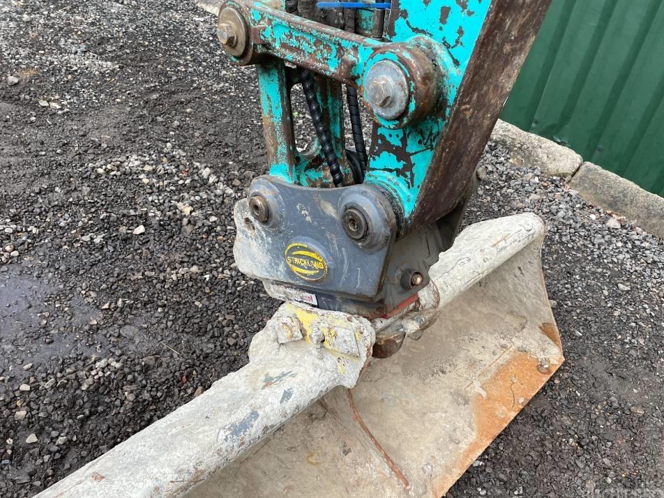 Miniexcavator - Kobelco SK 28 SR