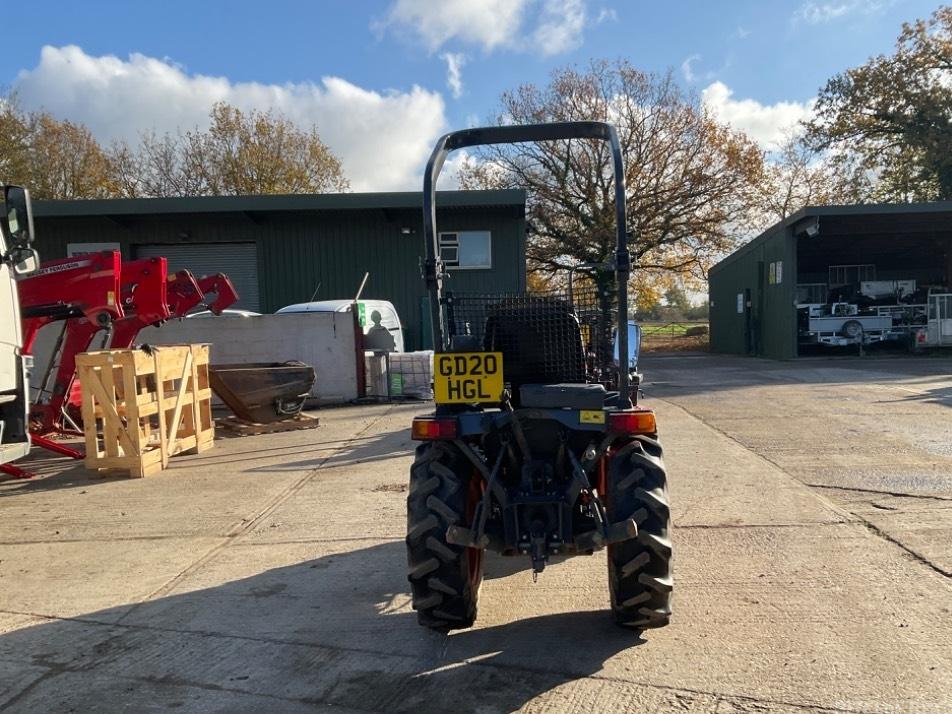 Tractor - Kubota B 2261