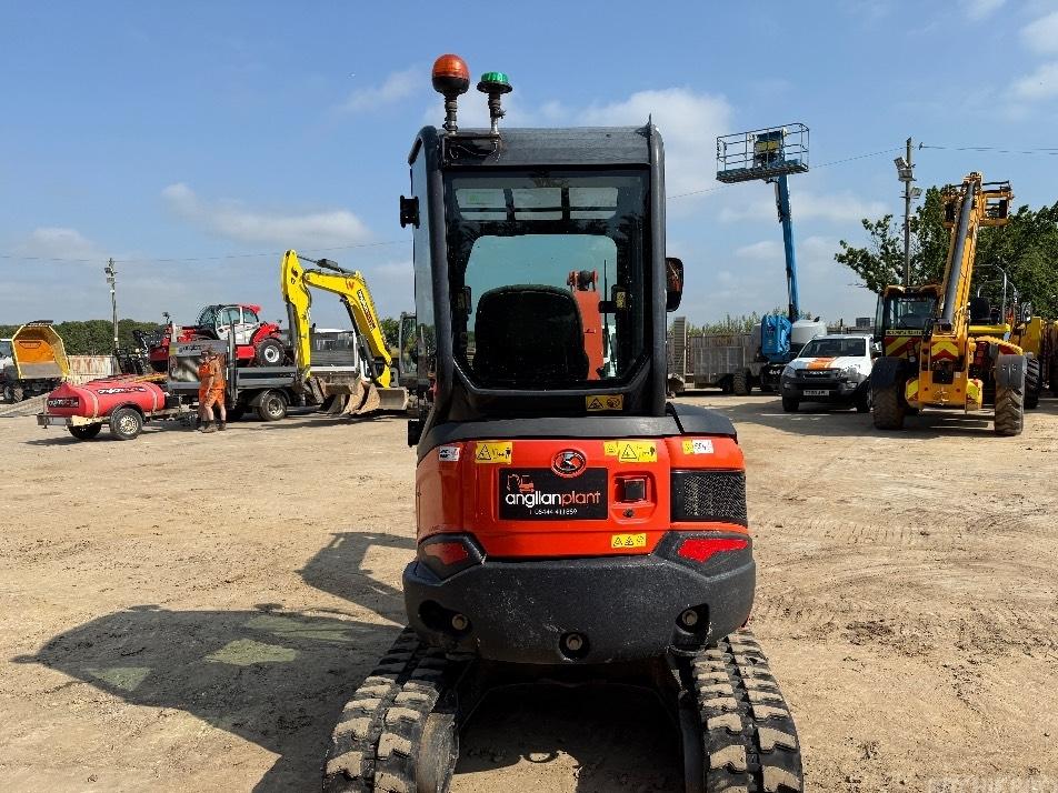 Miniexcavator - Kubota U 27-4