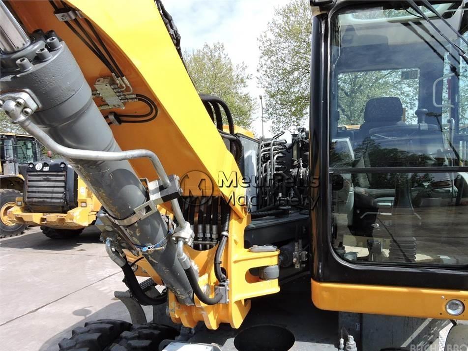 Excavator pe roti - Liebherr A910