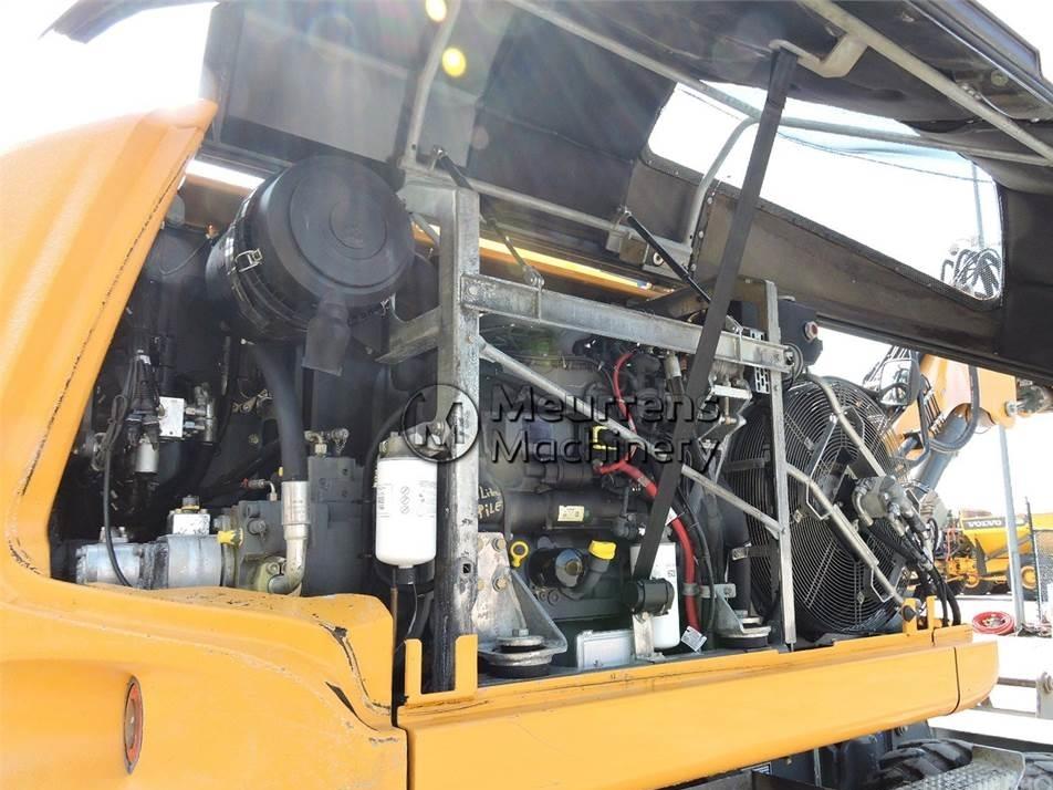 Excavator pe roti - Liebherr A910