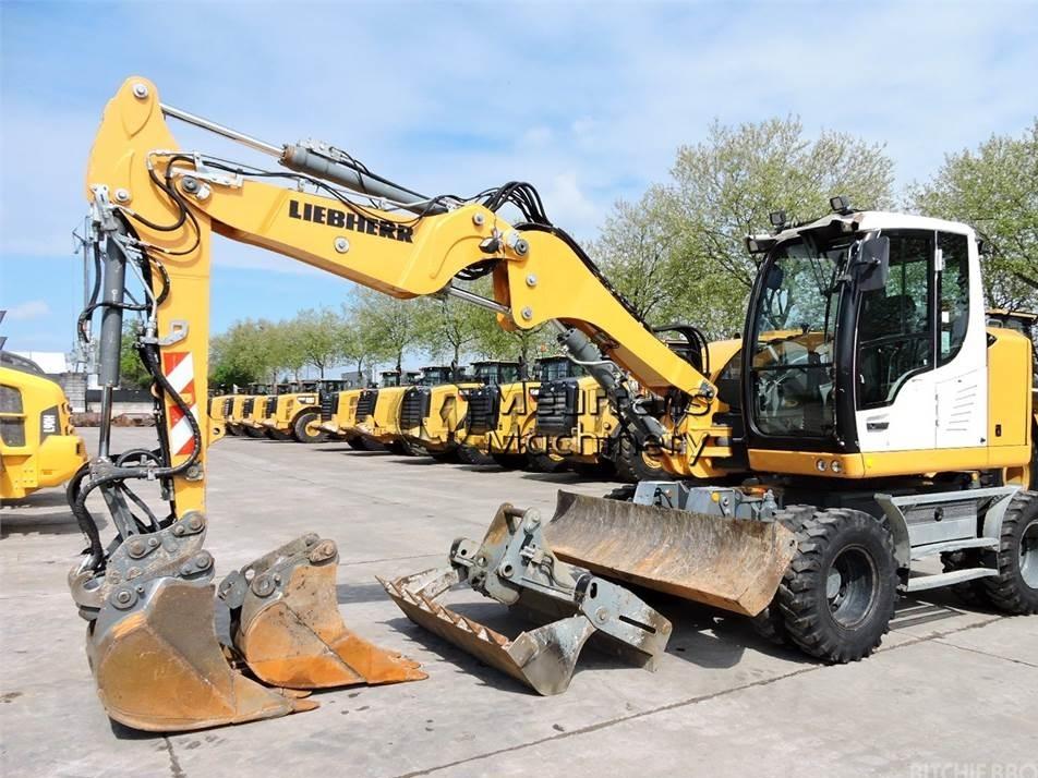 Excavator pe roti - Liebherr A910