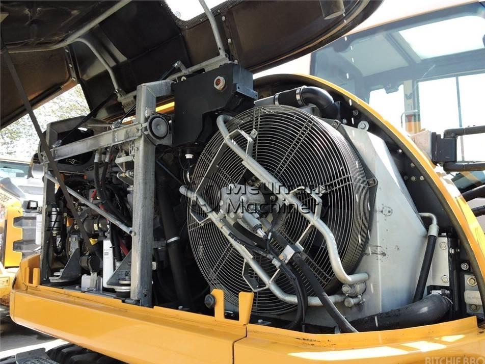 Excavator pe roti - Liebherr A910