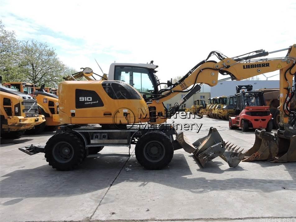 Excavator pe roti - Liebherr A910