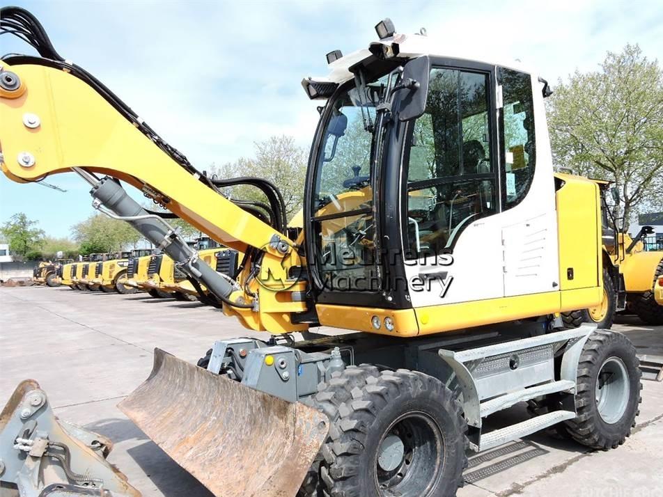Excavator pe roti - Liebherr A910