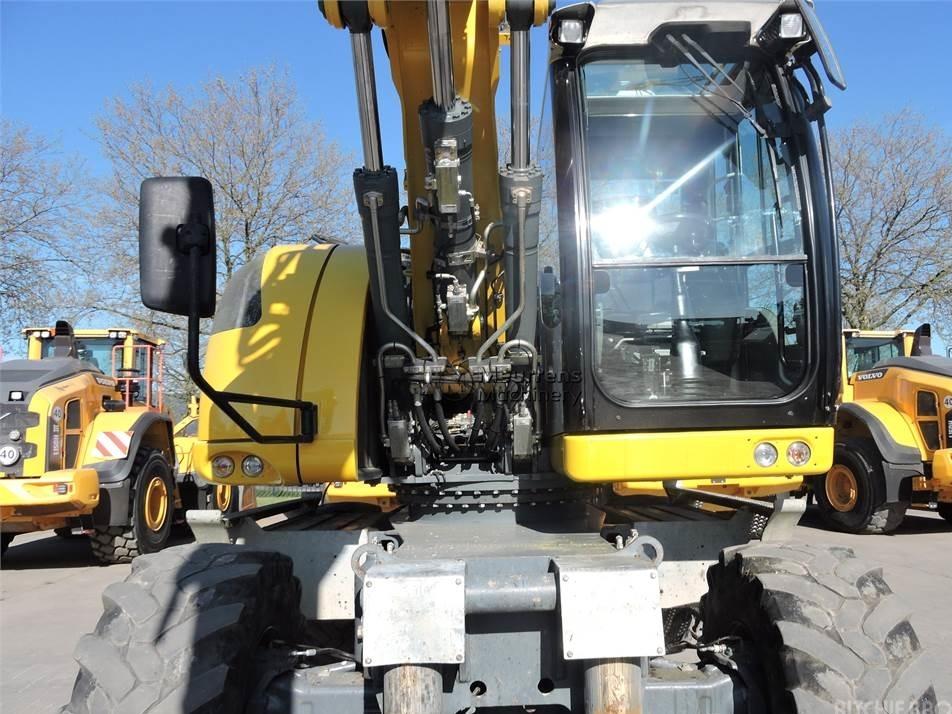 Excavator pe roti - Liebherr A914