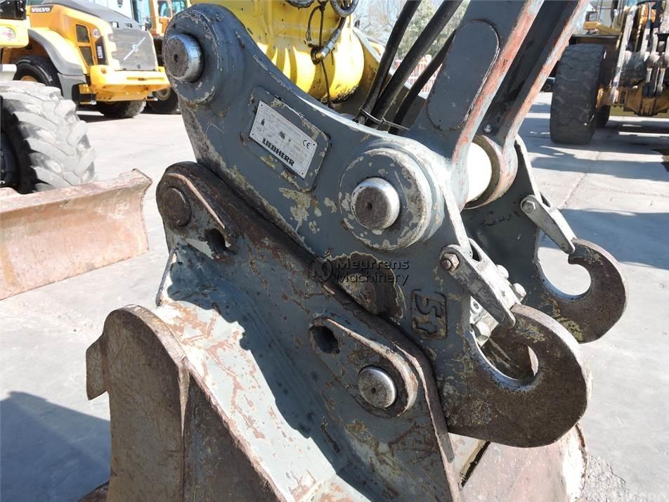 Excavator pe roti - Liebherr A914
