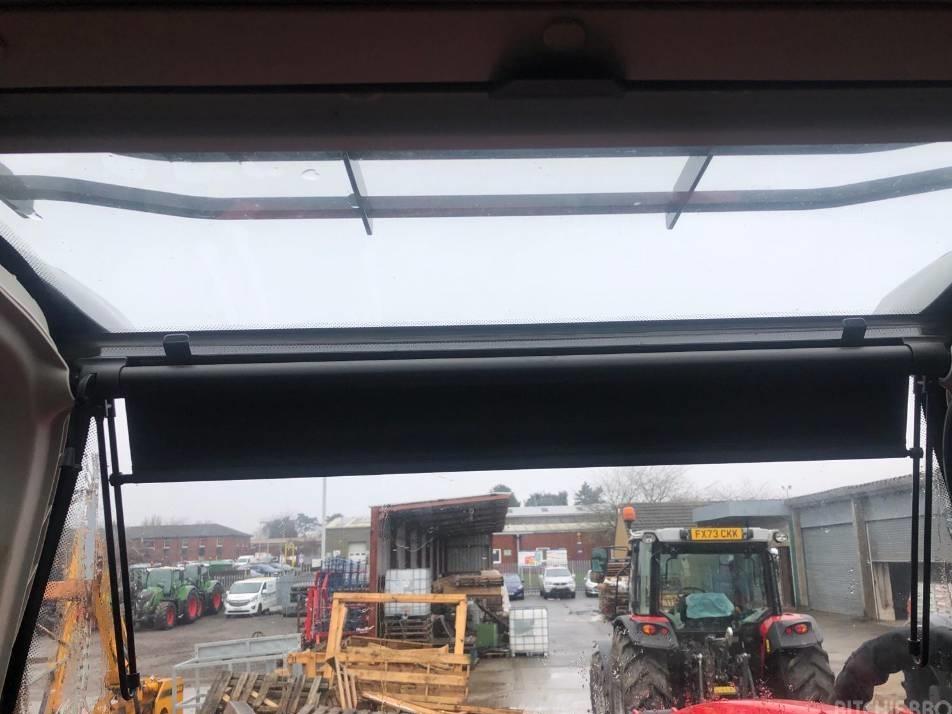Tractor - Massey Ferguson 4710M CAB