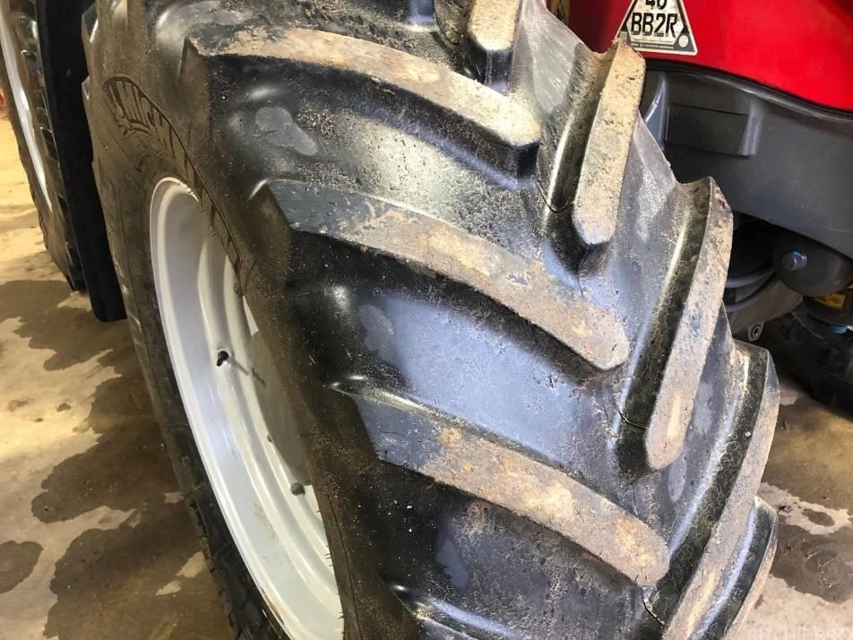 Tractor - Massey Ferguson 7718