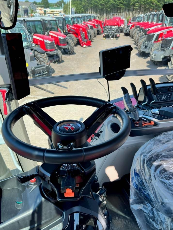 Tractor - Massey Ferguson 8S.205 EFD7