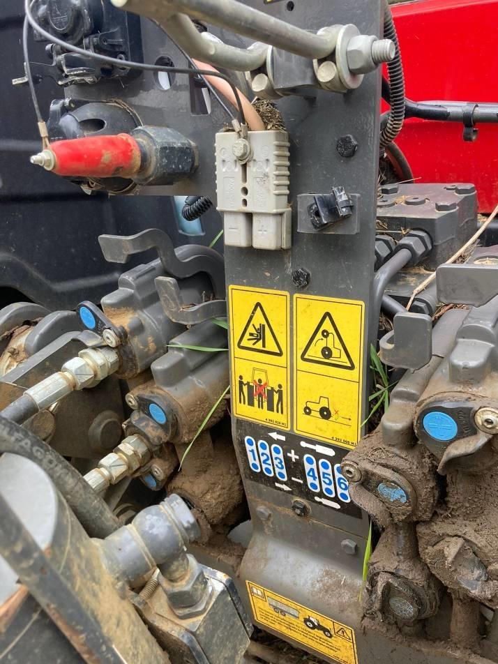 Tractor - Massey Ferguson 8S.265 EXD7
