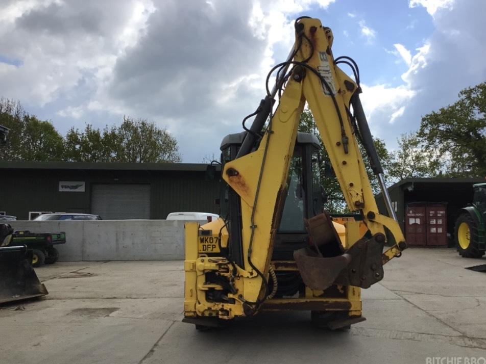 Buldoexcavator - New Holland B 110