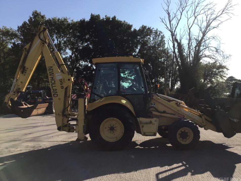 Buldoexcavator - New Holland LB 95 B-4 PT