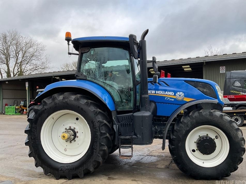 Tractor - New Holland T 7.245