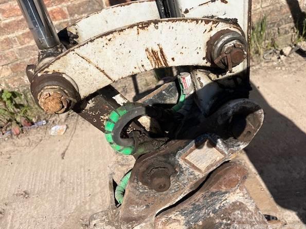 Miniexcavator - Takeuchi TB 23 R