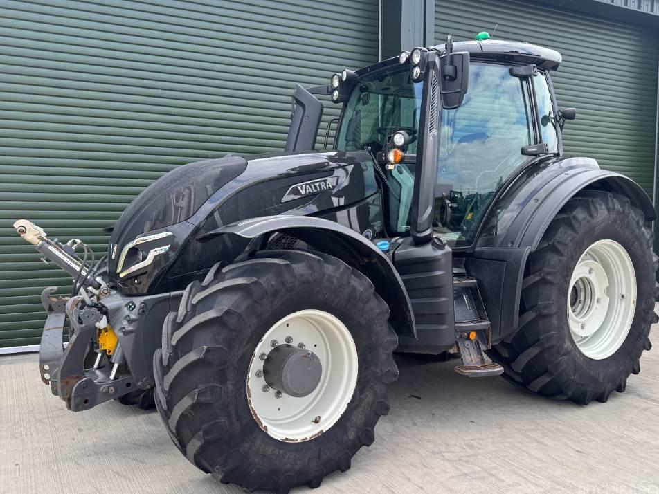 Tractor - Valtra T 235 Direct