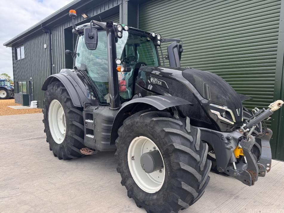 Tractor - Valtra T 235 Direct