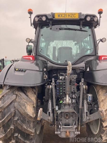 Tractor - Valtra T214 Versu