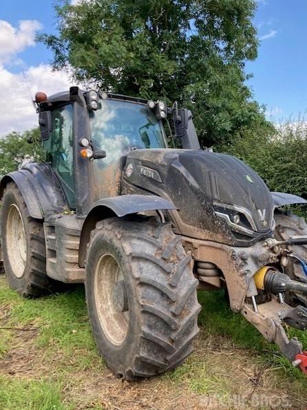 Tractor - Valtra T235V