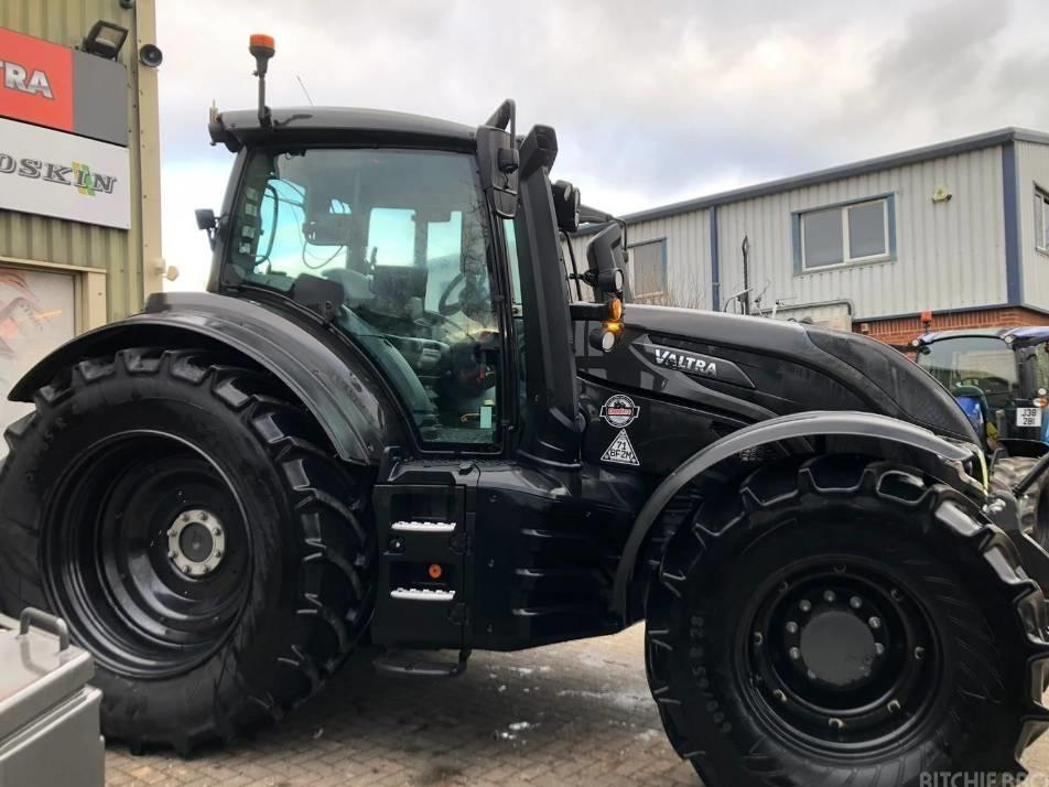 Tractor - Valtra T235V