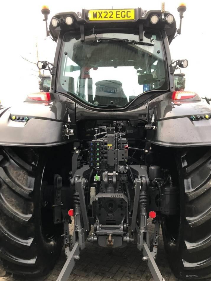 Tractor - Valtra T235V
