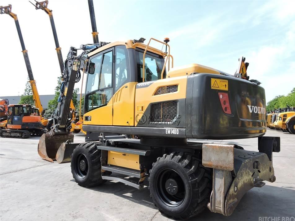Excavator pe roti - Volvo EW140D
