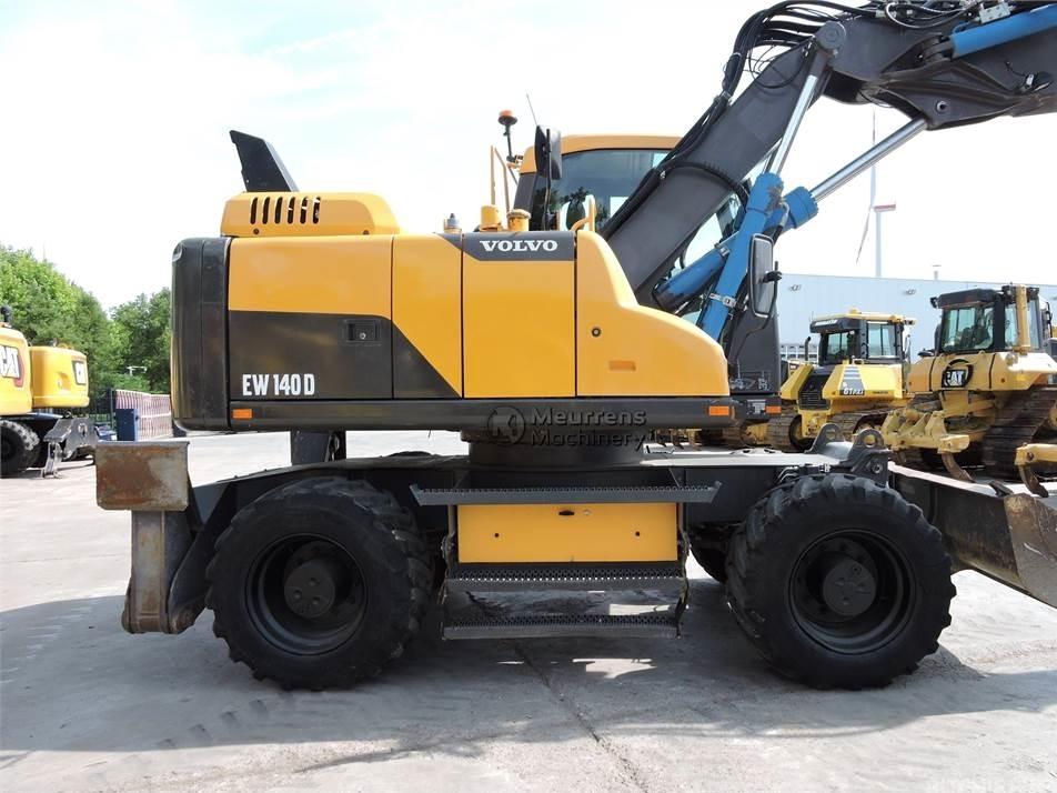 Excavator pe roti - Volvo EW140D