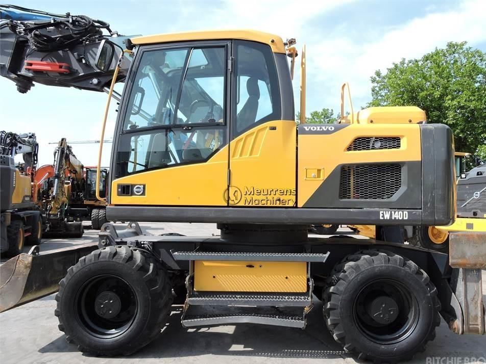 Excavator pe roti - Volvo EW140D