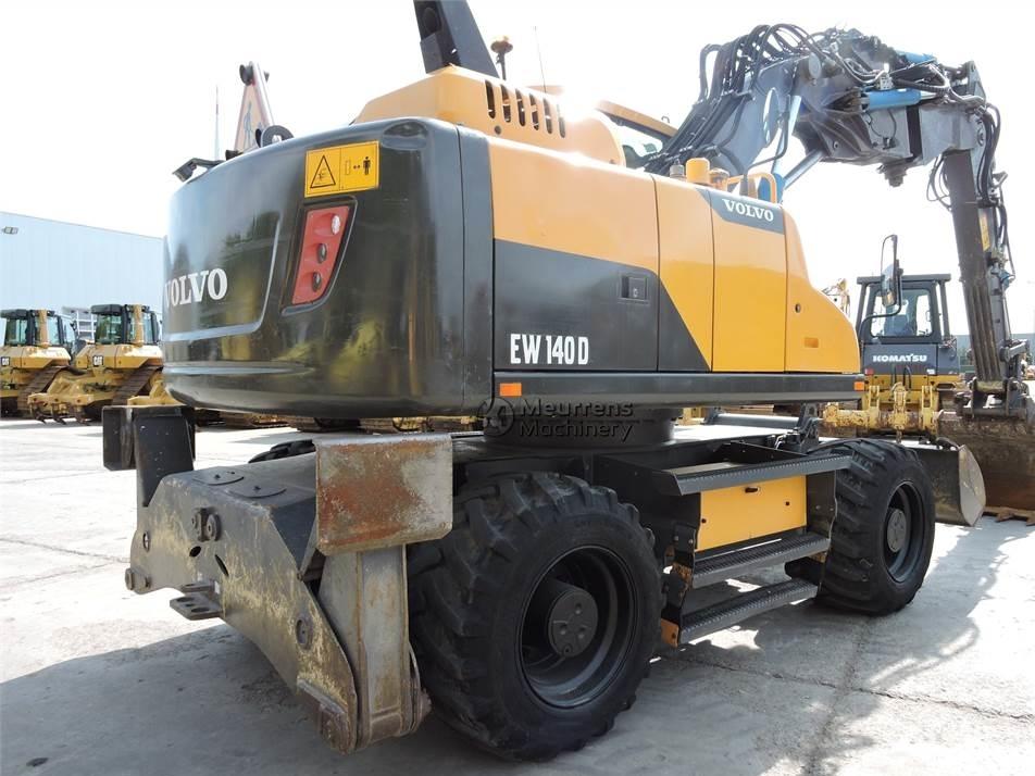 Excavator pe roti - Volvo EW140D
