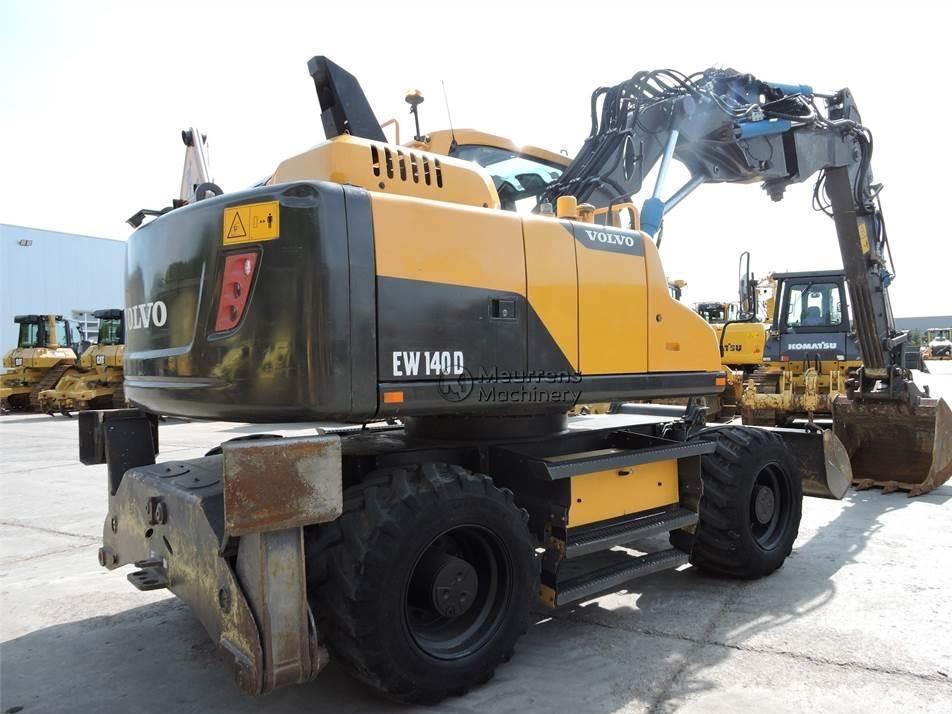 Excavator pe roti - Volvo EW140D