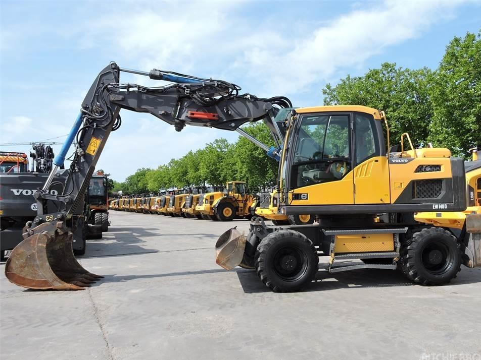 Excavator pe roti - Volvo EW140D