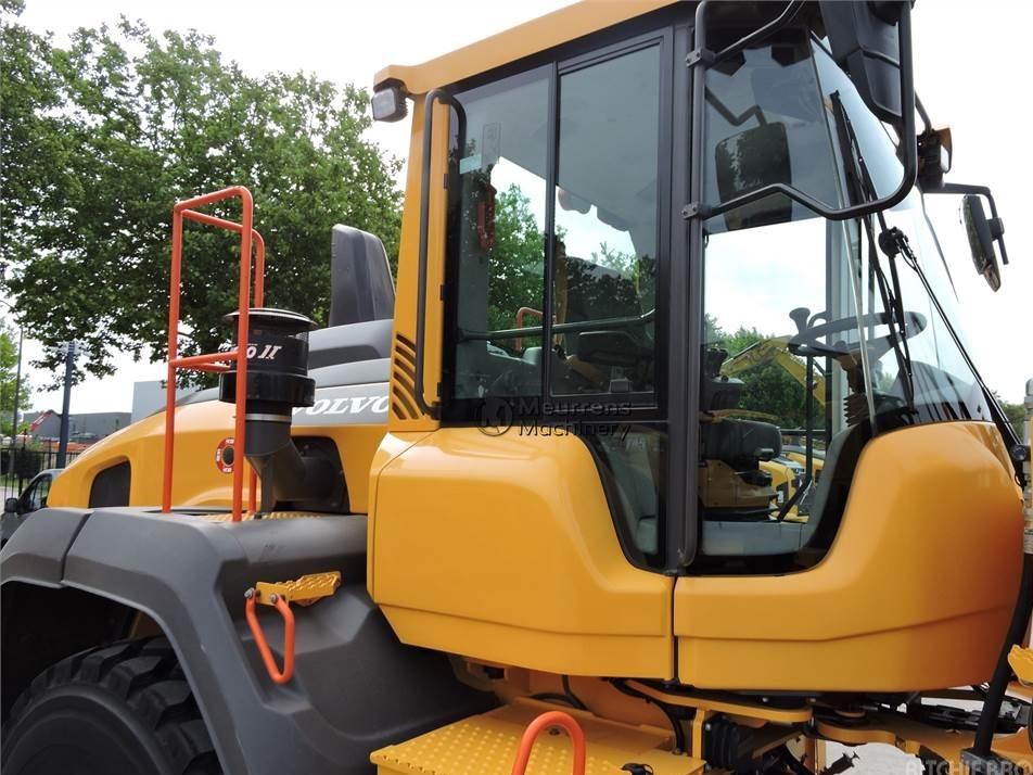 Incarcator frontal - Volvo L120H + New bucket