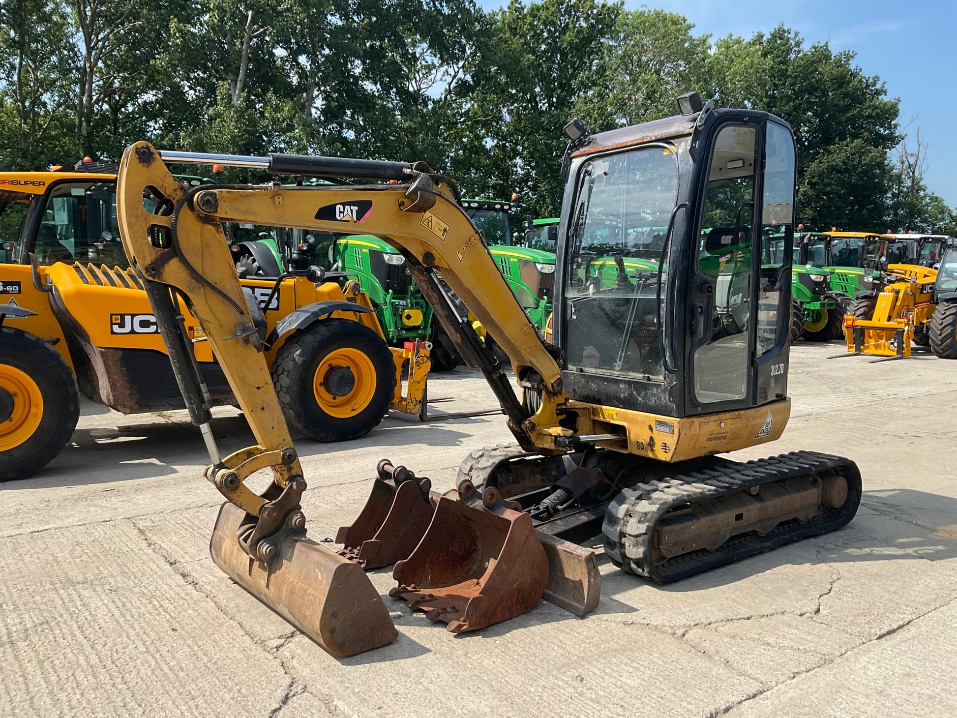 MINIEXCAVATOR CAT 302.7 - VASTech Machinery