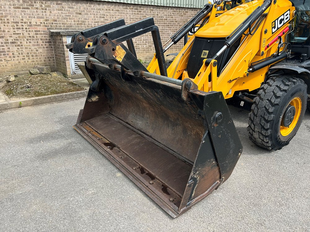 BULDOEXCAVATOR JCB 3CX - VASTech Machinery