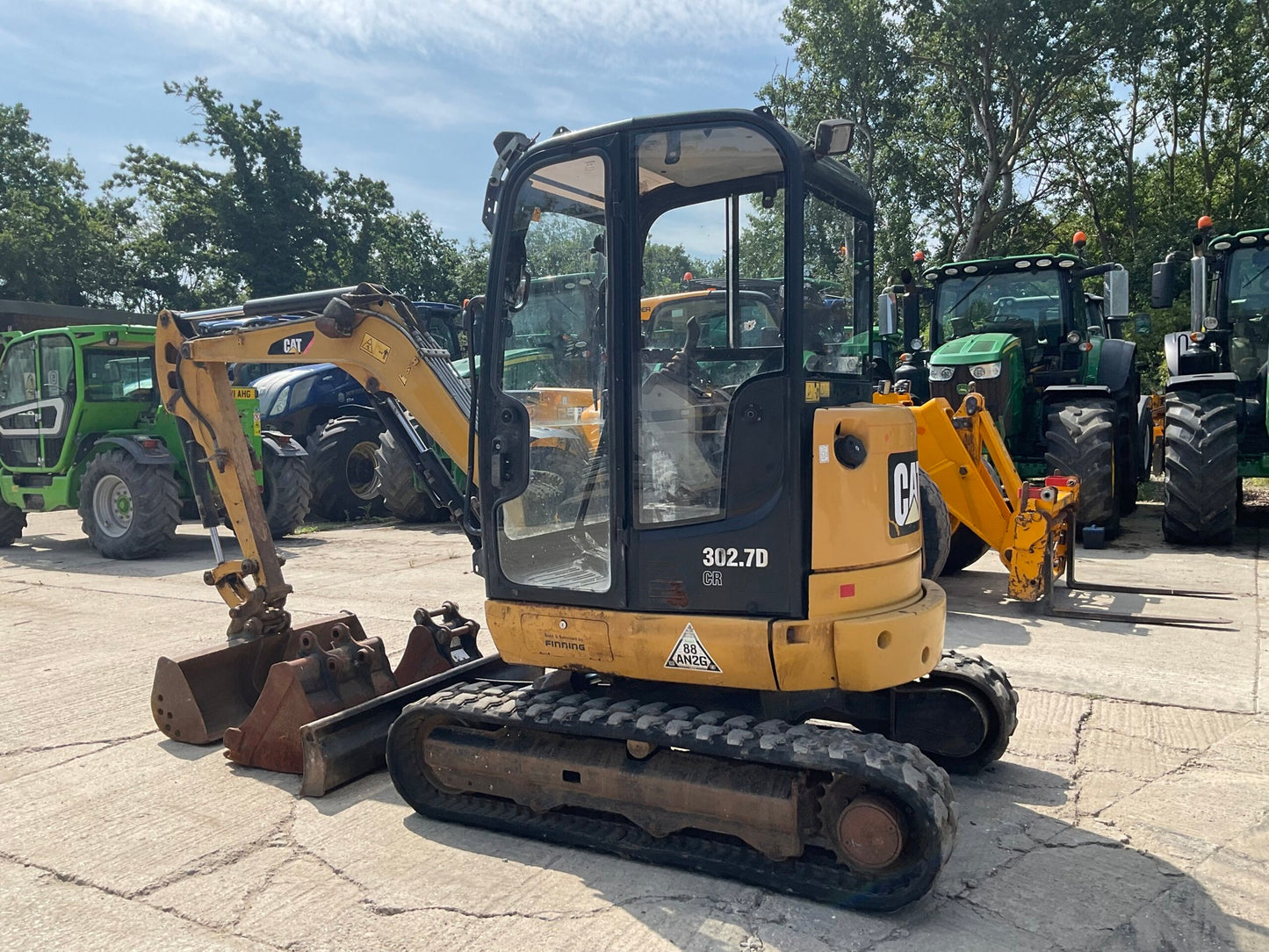 MINIEXCAVATOR CAT 302.7 - VASTech Machinery