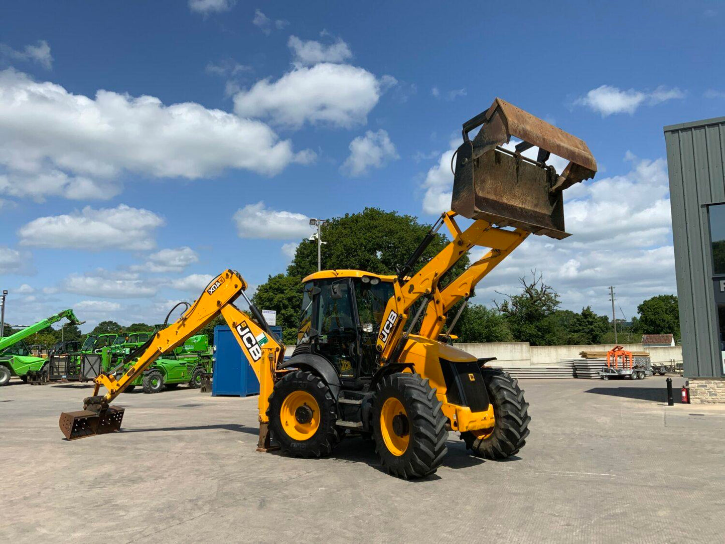 BULDOEXCAVATOR JCB 4CX - VASTech Machinery