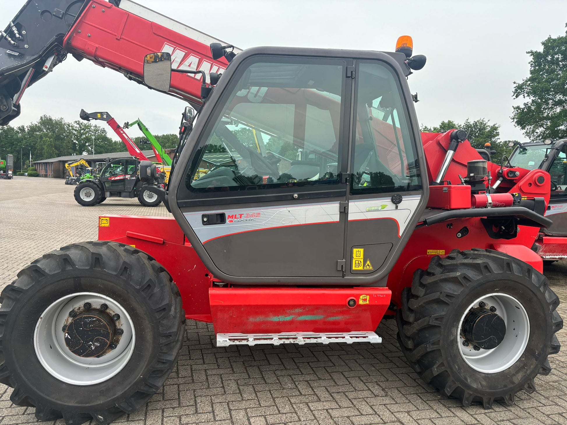 Încărcător Telescopic MANITOU 845-120 - VASTech Machinery