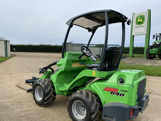 Incarcator frontal - Avant AV 640