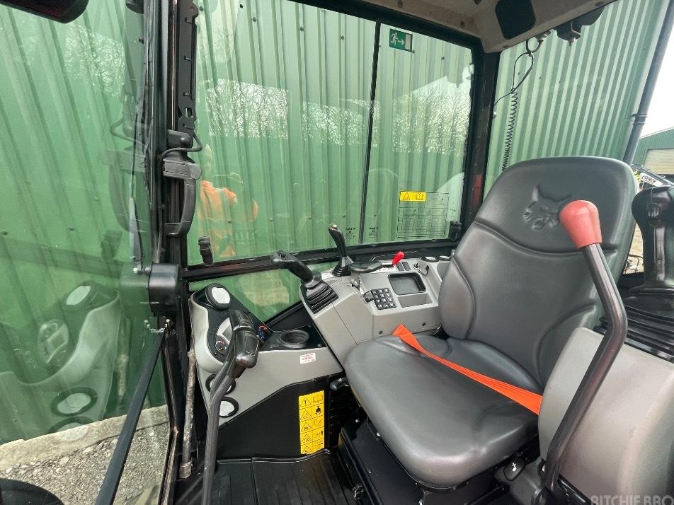 Miniexcavator - Bobcat E 26