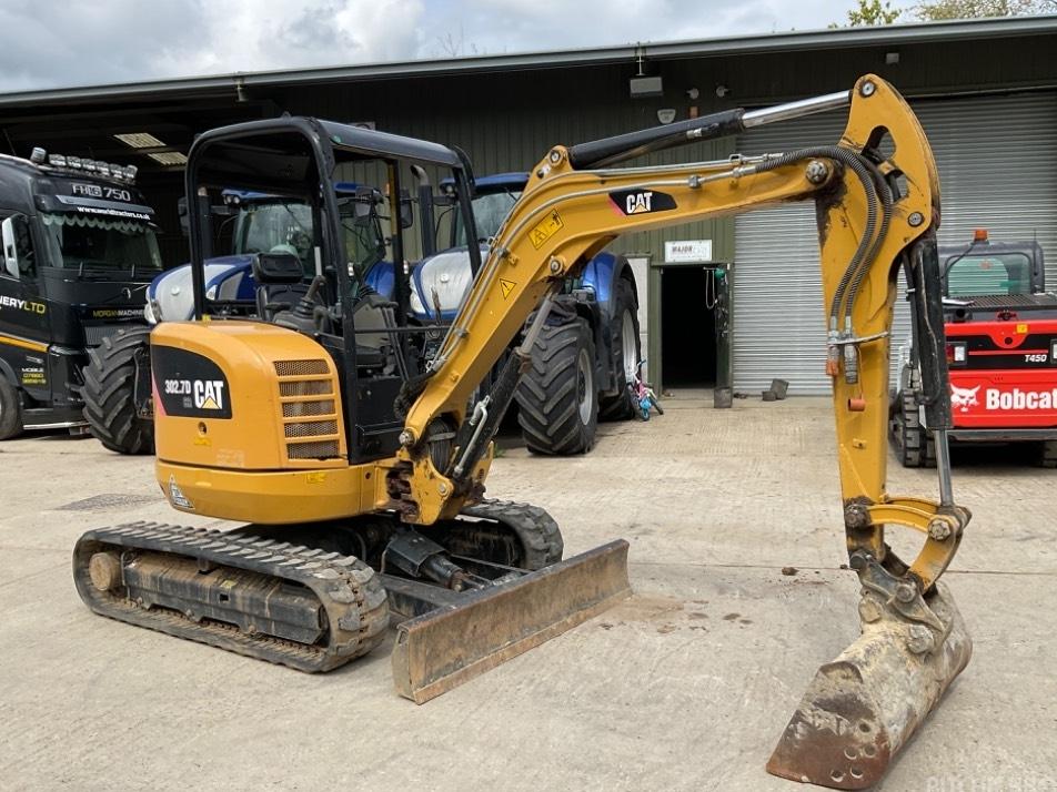 Miniexcavator - CAT 302.7 D CR